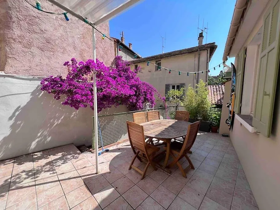 Maison Dans Les Rues Pietonnes Du Vieux Hyeres France