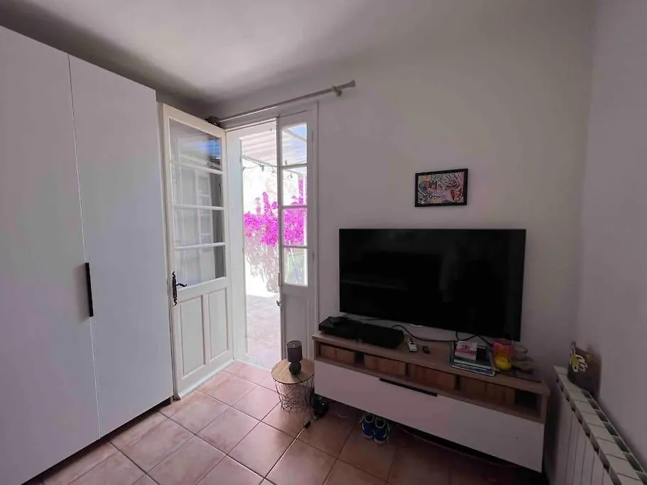Apartment Maison Dans Les Rues Pietonnes Du Vieux Hyeres France