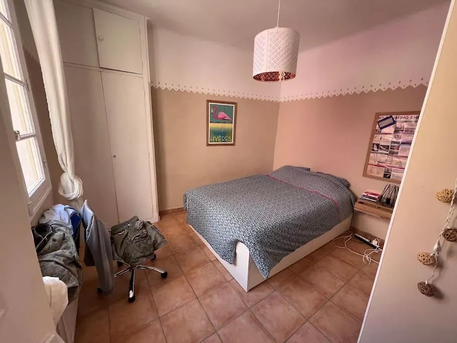 Maison Dans Les Rues Pietonnes Du Vieux Hyeres
